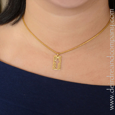 Cross-Cut-Out-Necklace-in-14K-Gold-Vermeil-Narrow-Road 