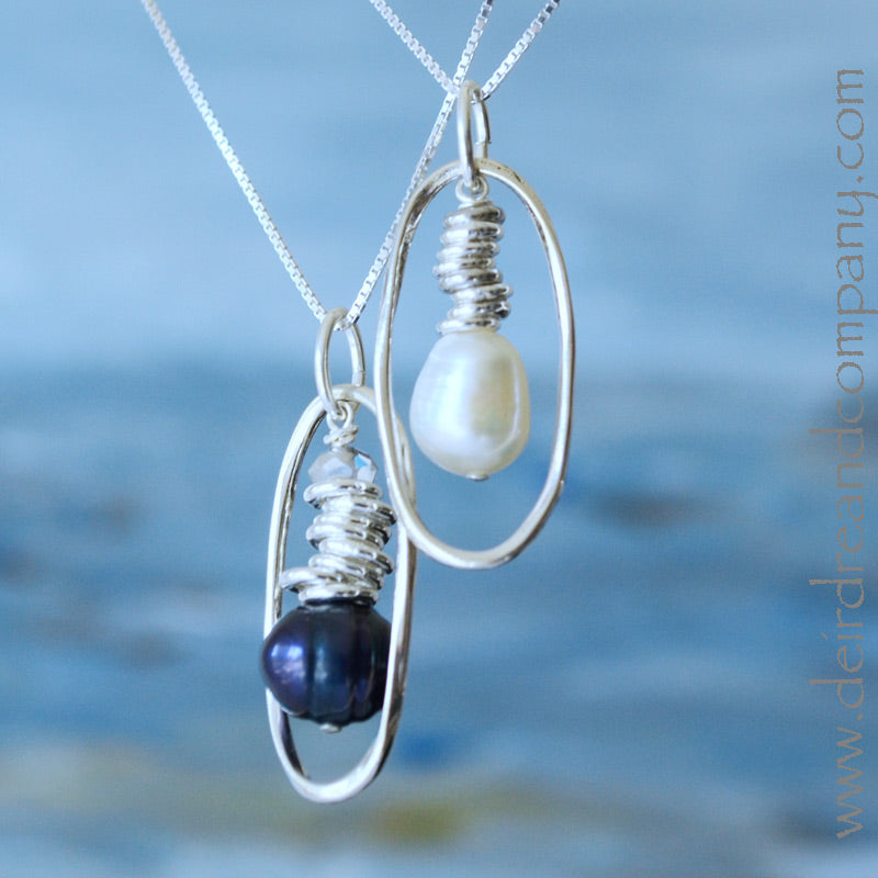 pond-pearl-neckace-sterling-blue-and-white