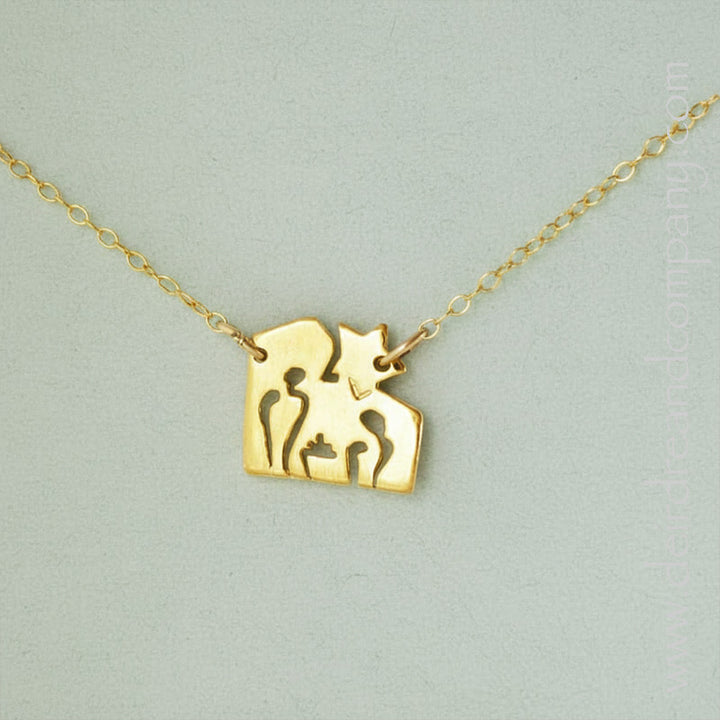 Nativity Necklace Gold