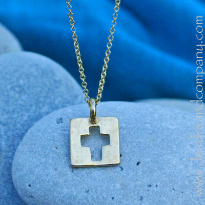 cross-gold-necklace-be-amazed