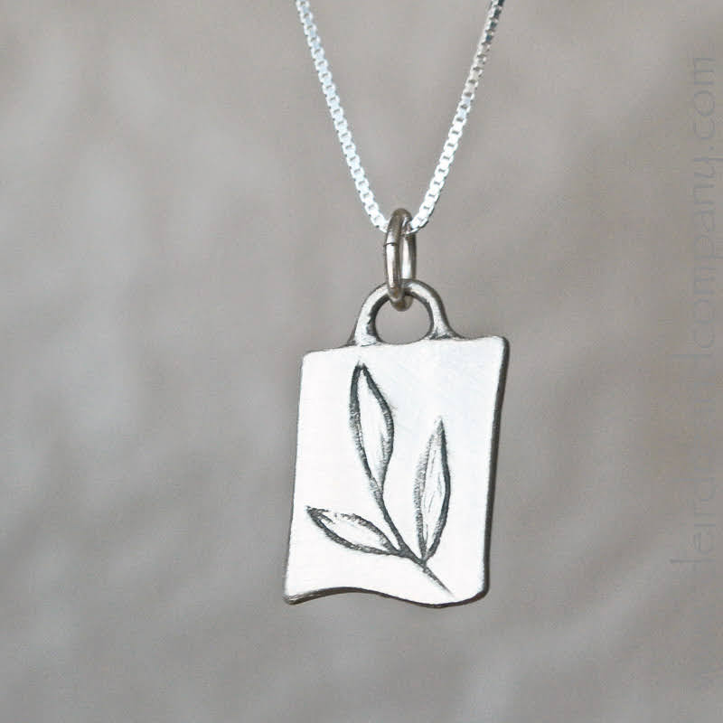 leaf-grow-pewter-necklace