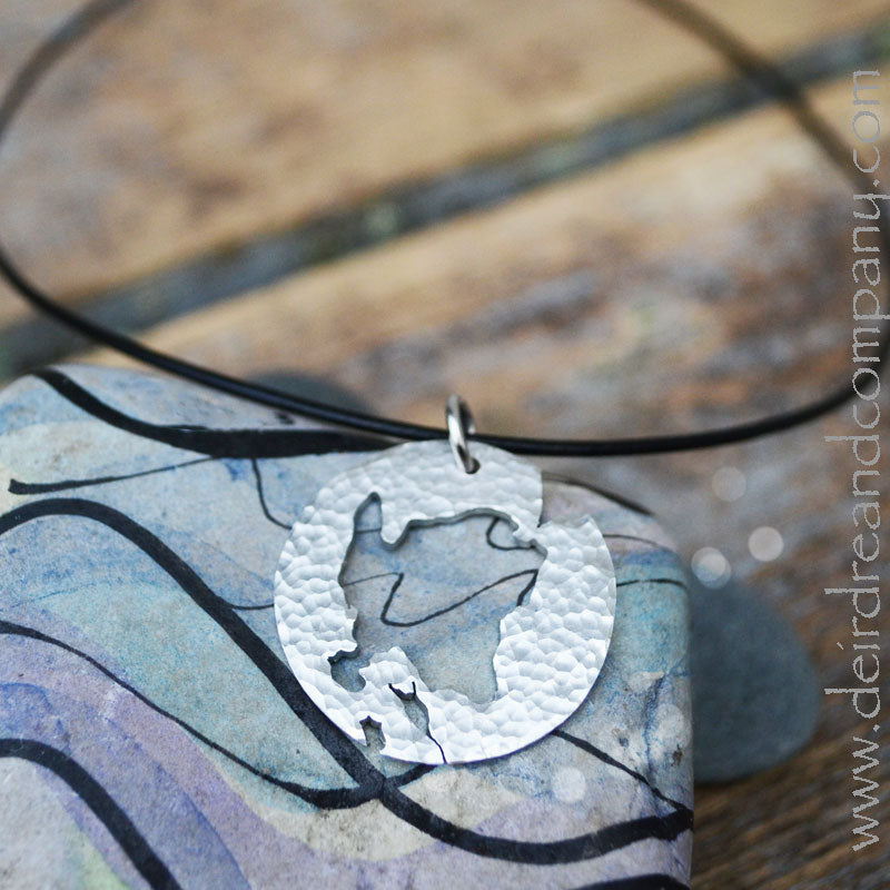islands-necklace-silver-leather-cord