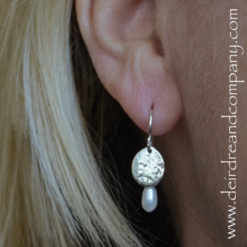 hammered-circle-sterling-earrings-w-pearl-live-simply