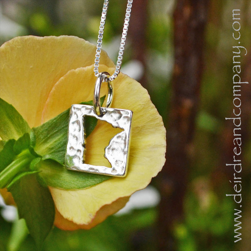 minnesota-cut-out-necklace-in-sterling-silver-minnesota-nice