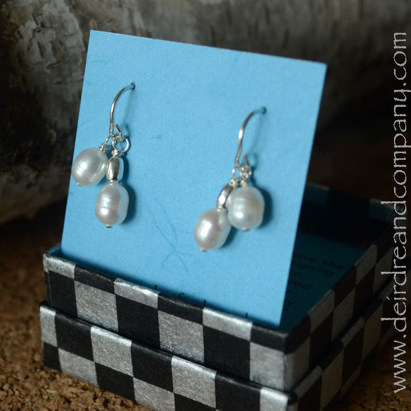 pearl-too-med-earrings-boxed