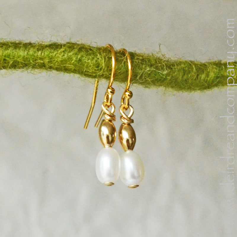 Simple Pearl Earrings in Gold
