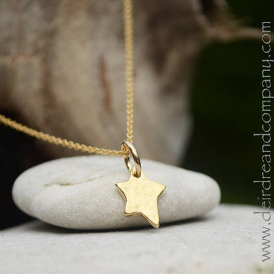 Gold-Star-Necklace-Shine-Brightly