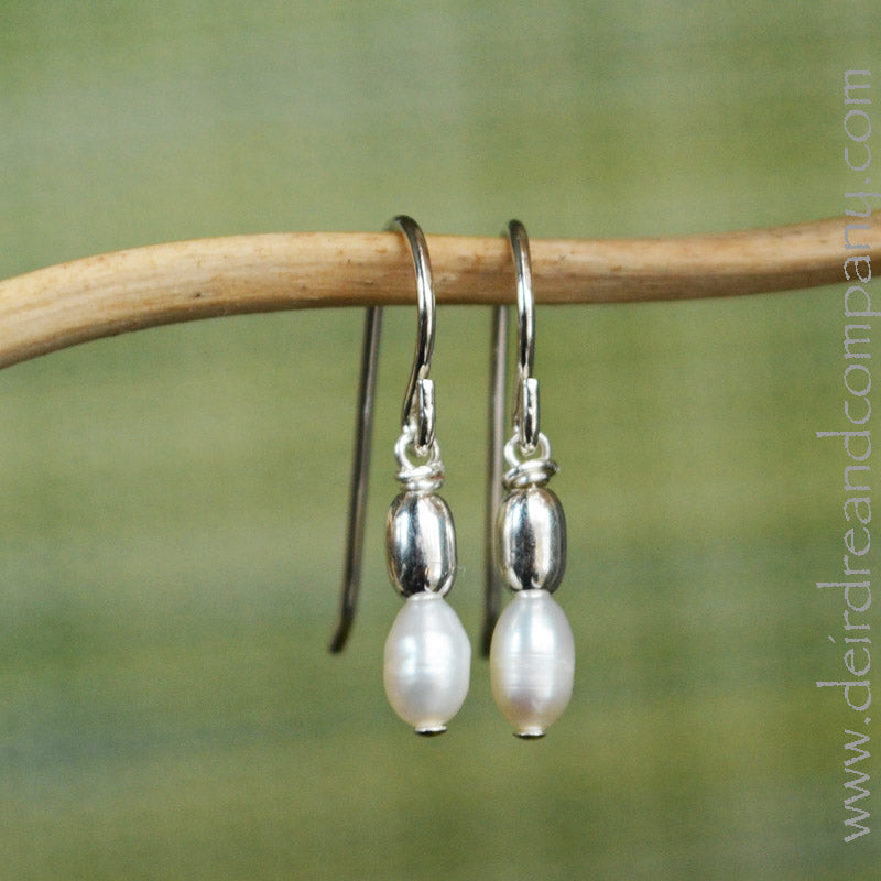simple-pearl-earrings-tiny