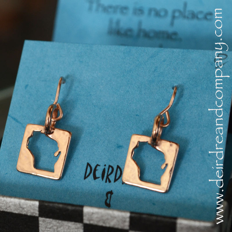 wisconsin-state-earrings-gold